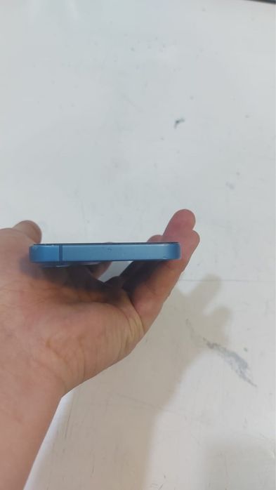 Продается iPhone 13 в отличном состоянии