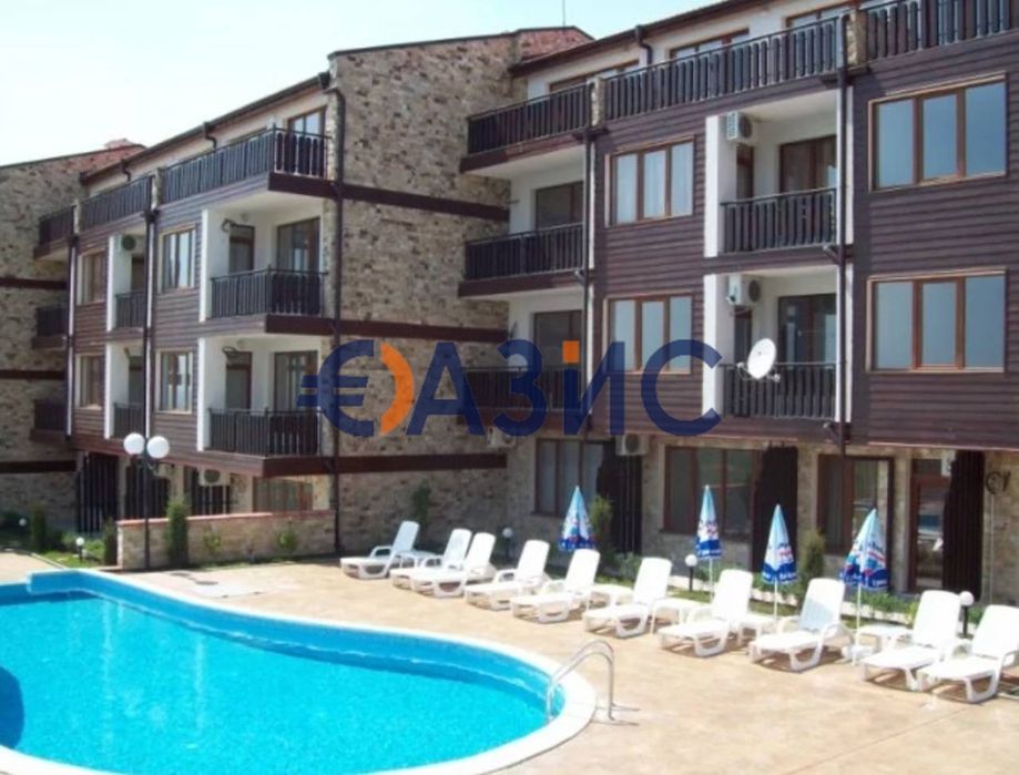 Продава се Тристаен апартамент в с. Кошарица, Област Бургас - 104 кв.м за 515 €/кв.м - Снимка #8