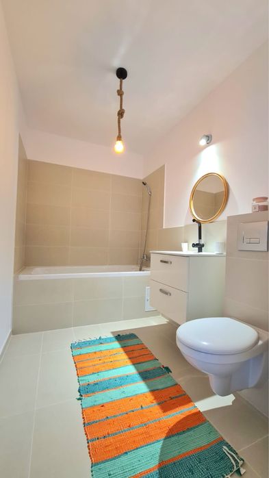 Vand apartament cu 2 camere