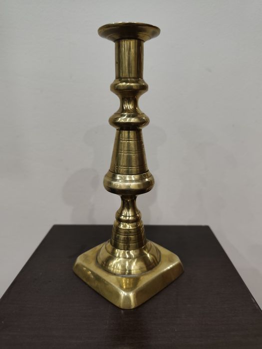 Ретро масивен месингов свещник 20 см