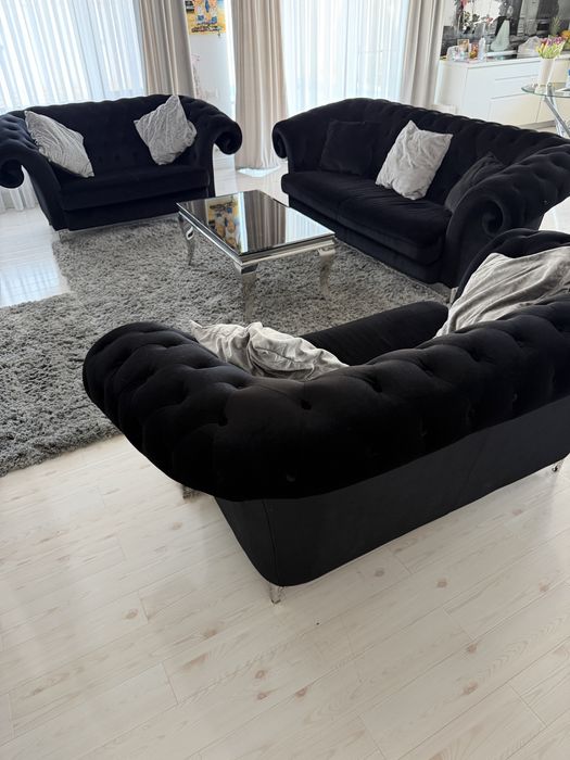 Set 3 canapele in stare foarte buna. Ca noi