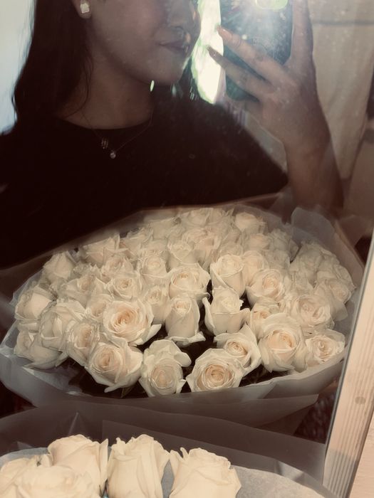 Букет белых роз/51шт