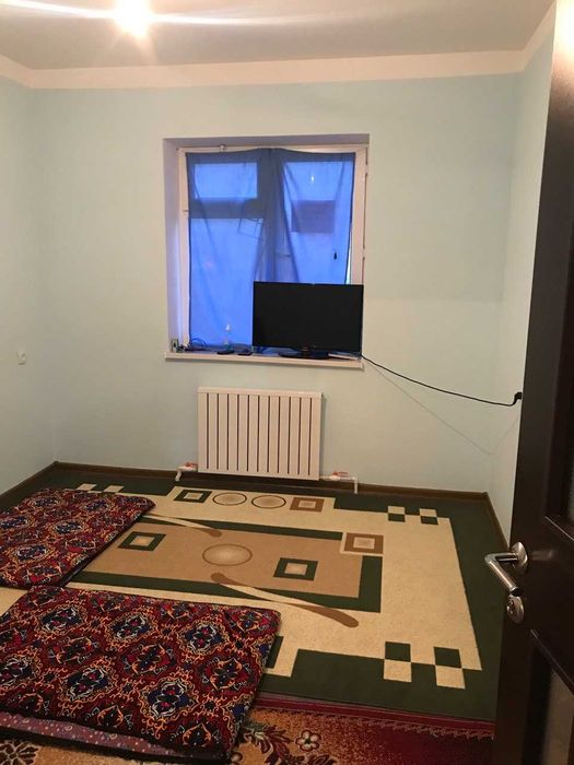 Жиззах шахри Зилол махалласида 3 хонанали дом срочно ижарага берилади.