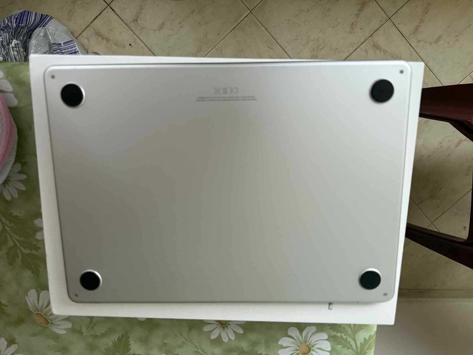 MacBook Air M2 13.6” 8GB RAM – Space Gray