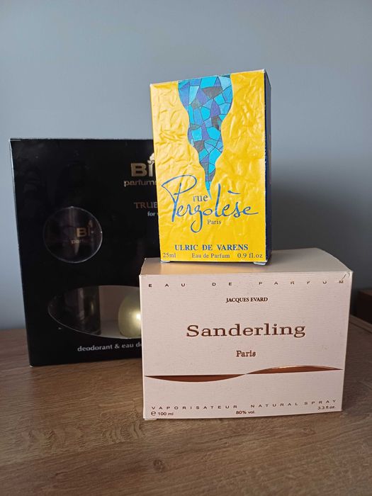 Френски парфюми, три броя