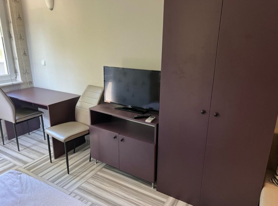 Дава се под наем Едностаен апартамент в София, Студентски град - 50 кв.м за 408 € - Снимка #1