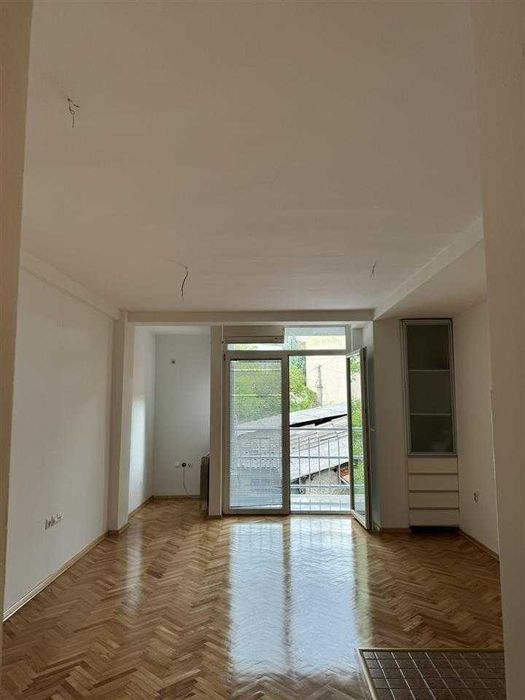 Дава се под наем Двустаен апартамент в Пловдив, Младежки Хълм - 69 кв.м за 219.3 € - Снимка #1