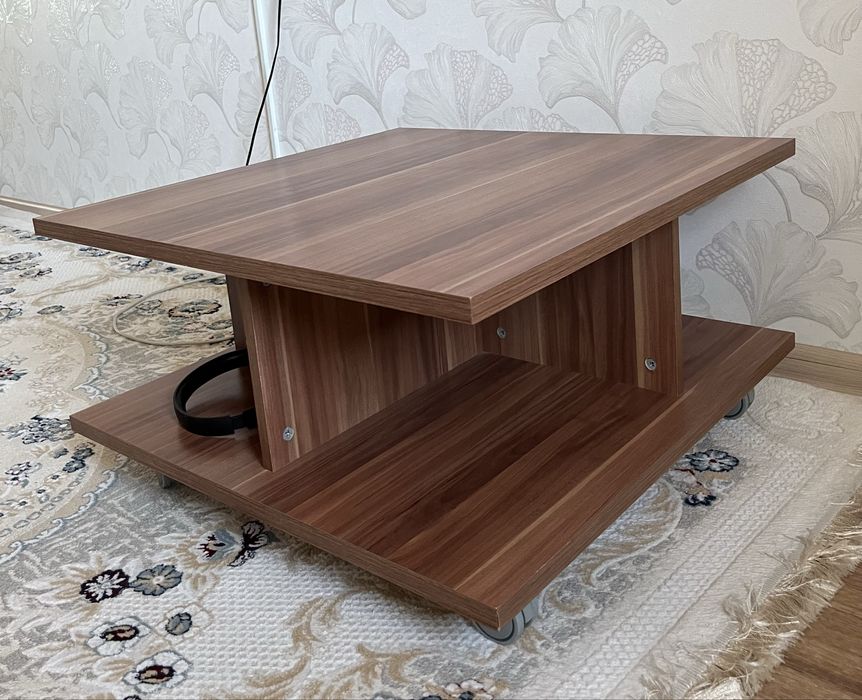 Продам журнальный стол