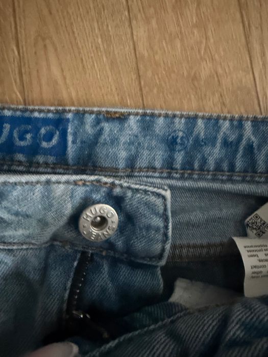 Пола на Hugo деним