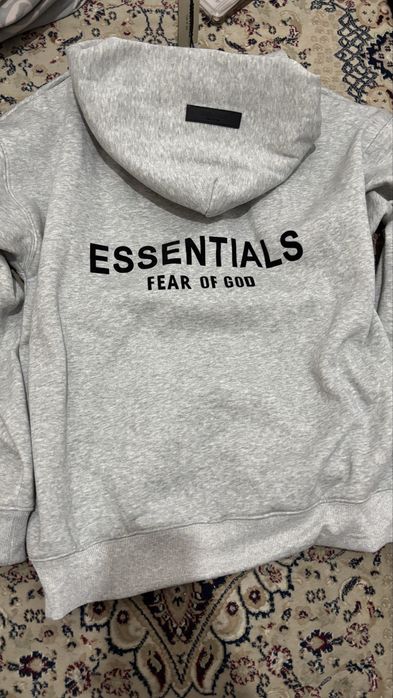 Серая кофта Essentials