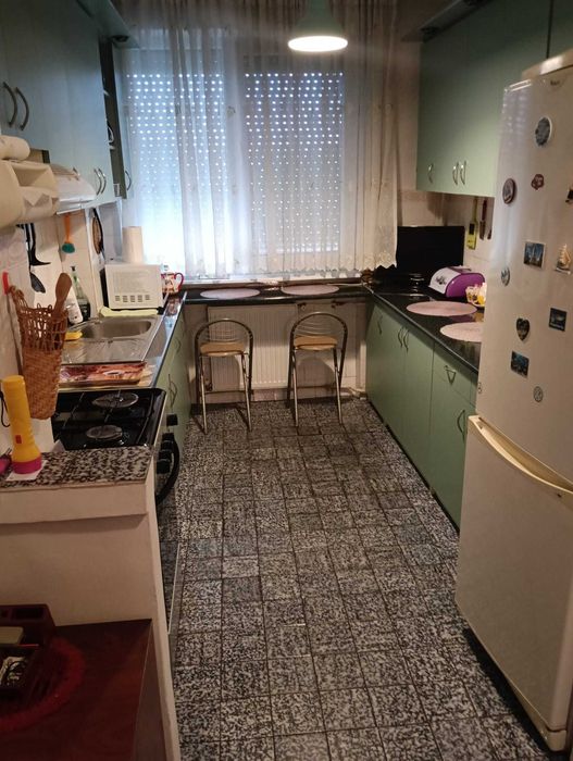 Vand apartament 4 camere