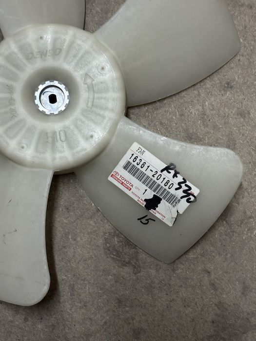 Крыльчатка лопасть  лексус рх 330