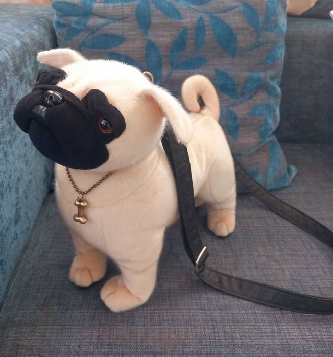 Колаж Монстърхай Дисни принцеси органайзер Виолета Фотьойл Куче Мопс