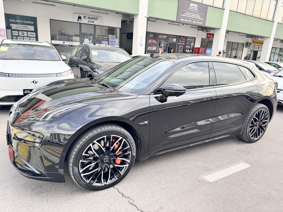 Zeekr 001 you sport full variant.