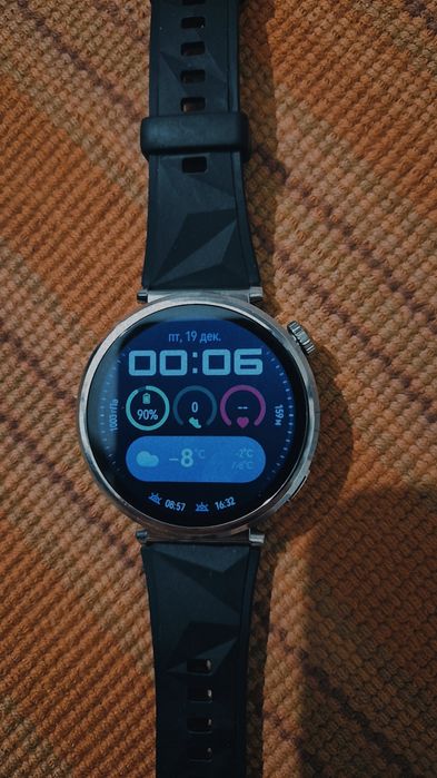 Продам часы Huawei Watch  GT 5-ADB