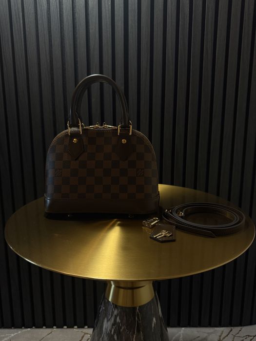 Geantă Louis Vuitton Alma BB din piele