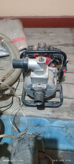 Mata pompa ishlab turgan