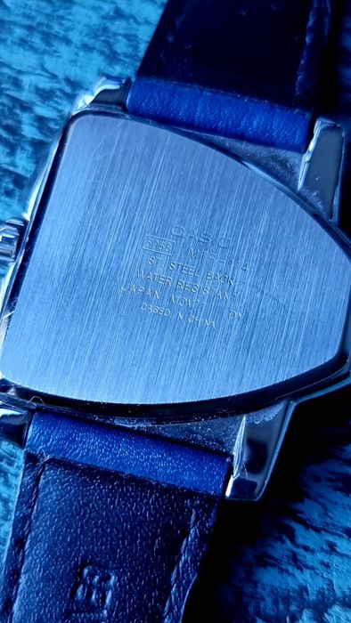 Часы Casio, редкая треугольная форма