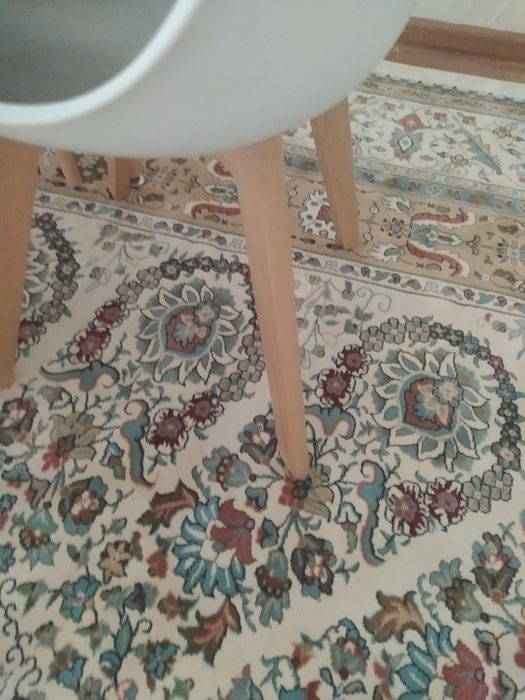 Стол и стулья для кухни