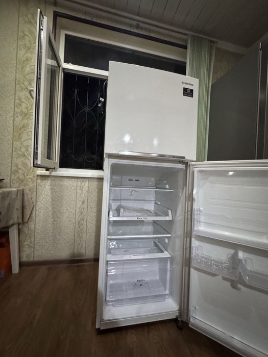 Холодильник самсунг RT22HAR4DWW