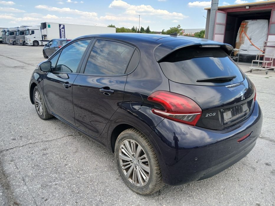 Peugeot 208 2016/1.2benzin НА ЧАСТИ!