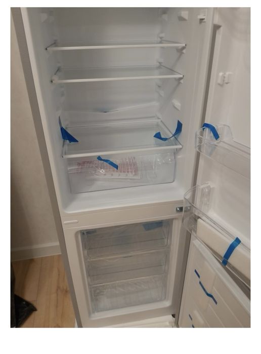 Продам Холодильник с морозильником