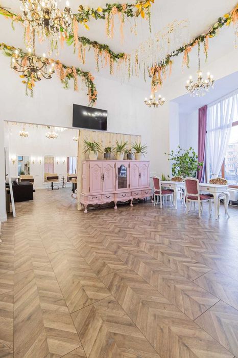 Post de lucru de inchiriat - Salon beauty  High Class