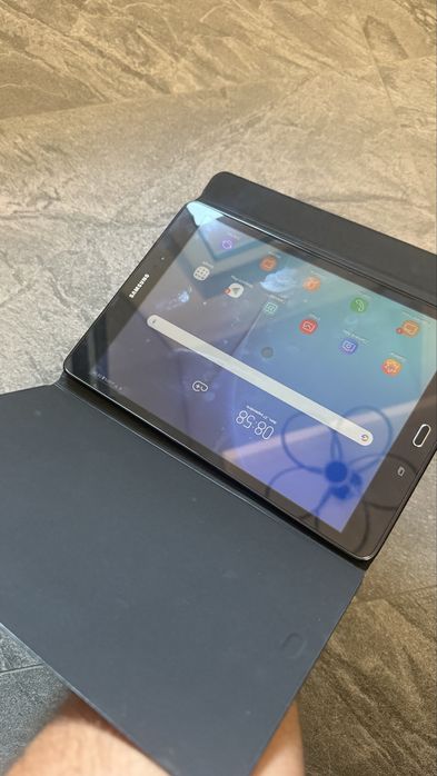 Tableta samsung T555 LTE cu sim si husa originala  Samsung