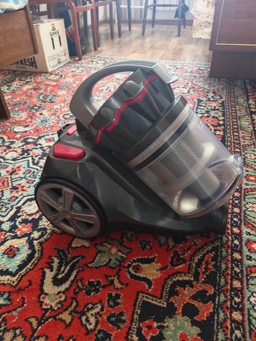 продаю пылесос новый