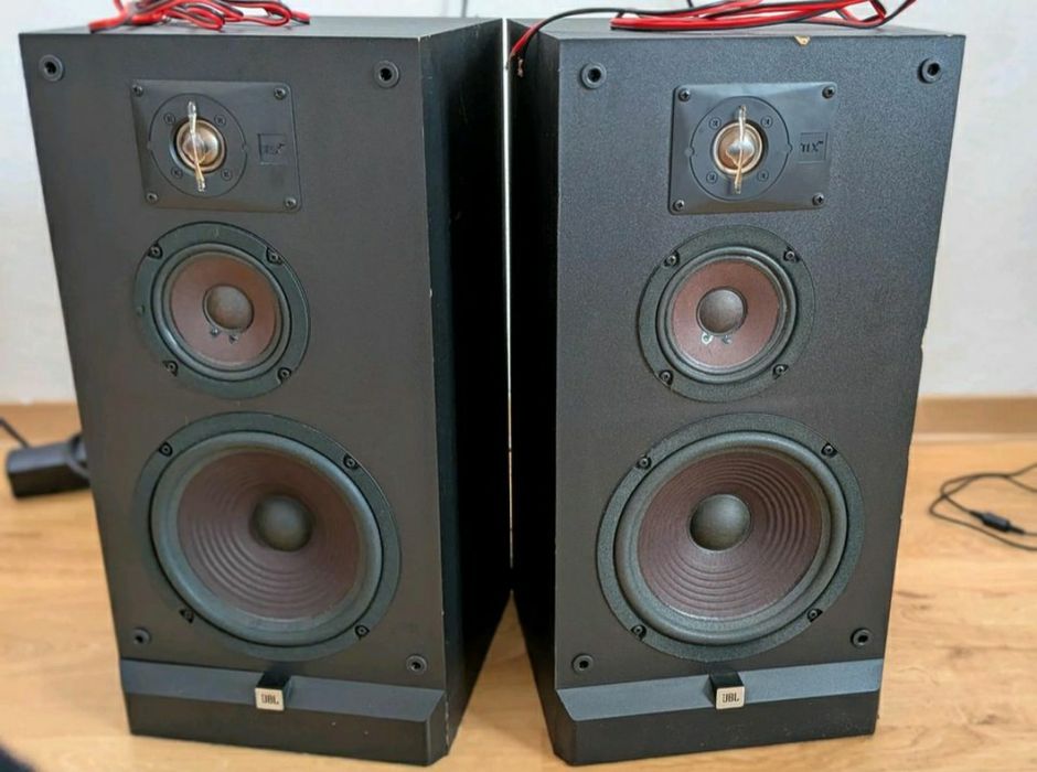 Boxe JBL TLX 30 – Pereche – Sunet Puternic și Clar