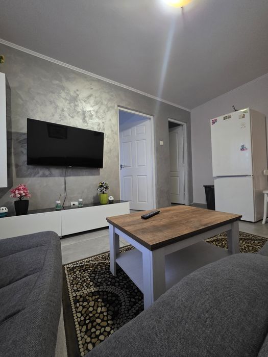 Proprietar vand 2 camere str Suceava etaj 1 vedere stradala