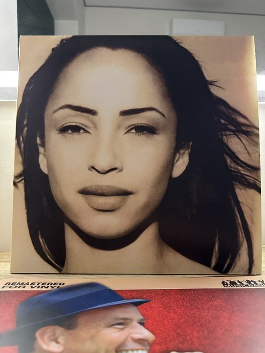 Продам виниловый проигрыватель Lenco LS-43