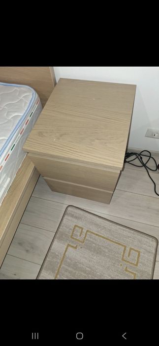 Vând pat 160×200 cu saltea si 2 noptiere in stare buna