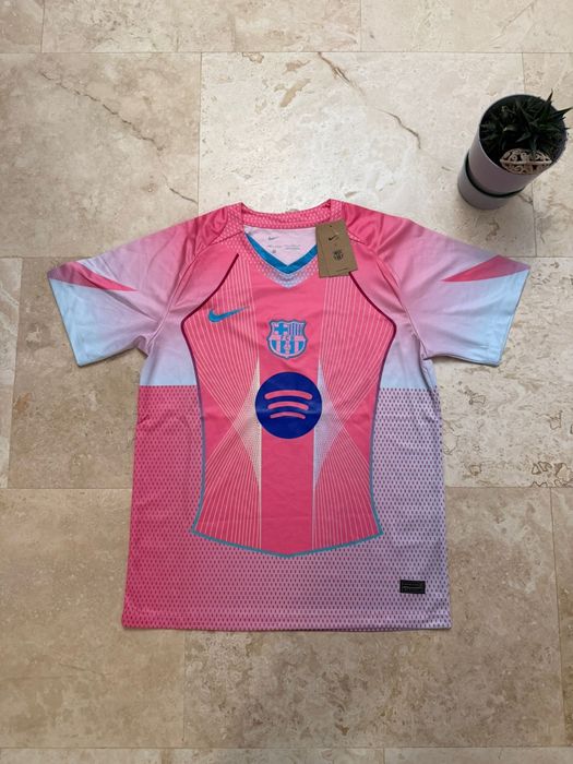 FC Barcelona jersey roz - nou cu etichetă