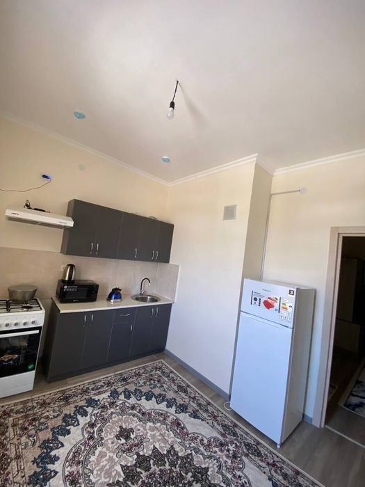 Сдается 3x комнатная квартира 
С обстановкой 
В городе Алмалыке