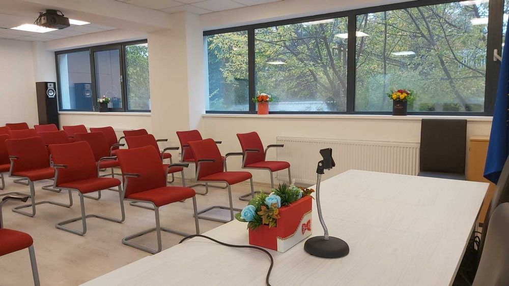 Inchiriez sala de evenimente