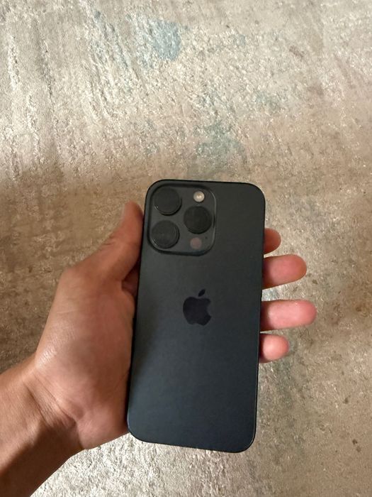 iPhone 15 pro в хорошем состоянии
