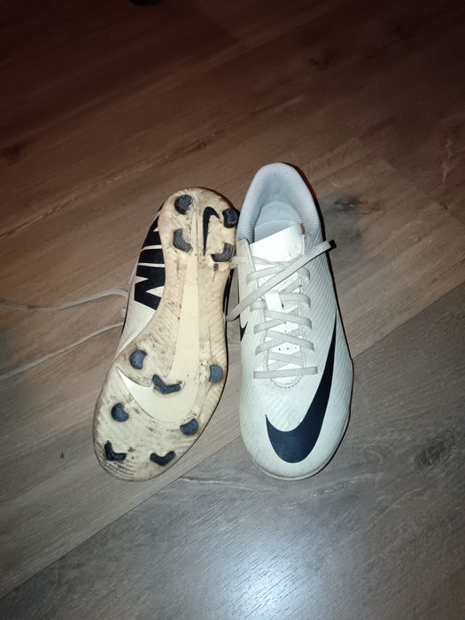 Бутонки за футбол (34 номер)