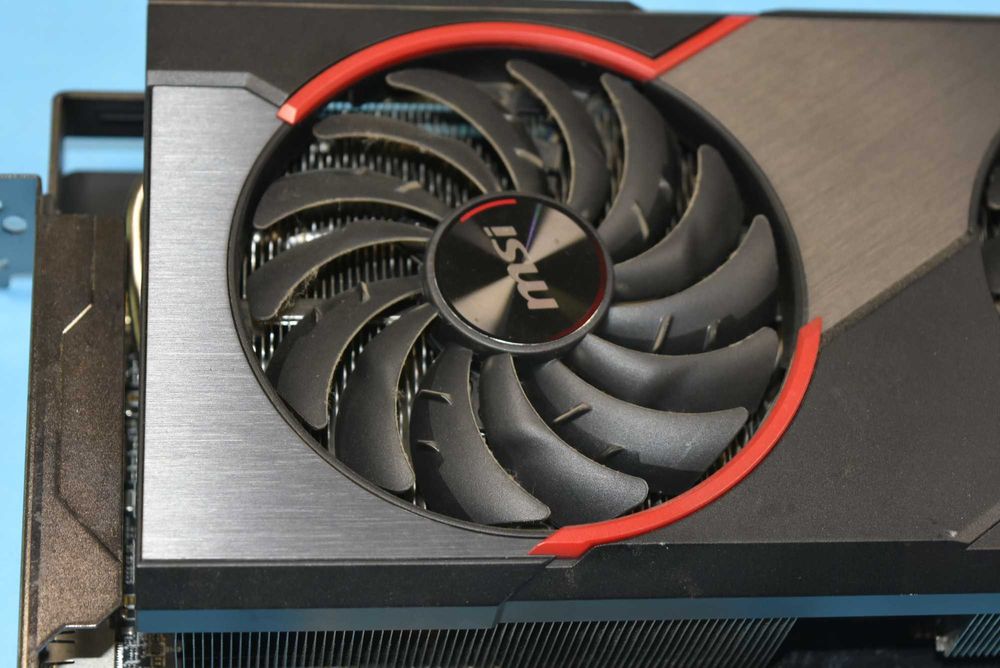 MSI Gaming X RX 5700 XT 8 GB - в кутия и окомплектовка . Видео карта
