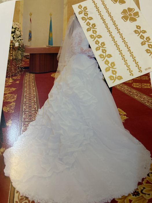 Свадебное платье.