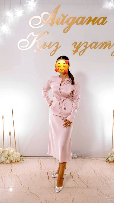 Продам нарядную двойку