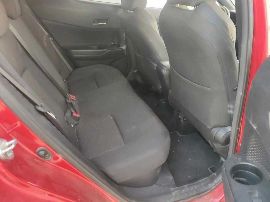 BATTERY LIFE450000km/Distronic/Следи Път и Знаци/Подгрев Toyota Ch-r