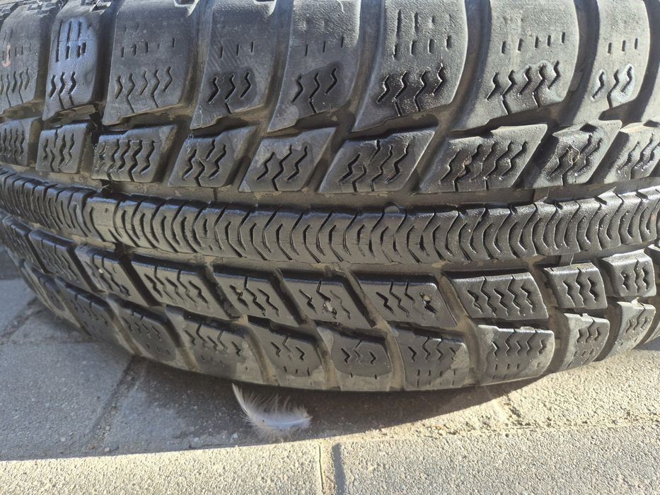 Jante Logan si anvelope 185/65/R15 iarna  4x100 cu buza