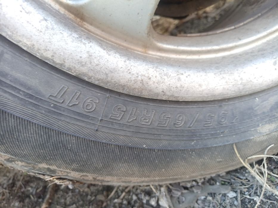 Продам диски с летней резиной r15