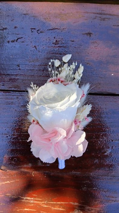 Cocarde / brățări din flori uscate si criogenate