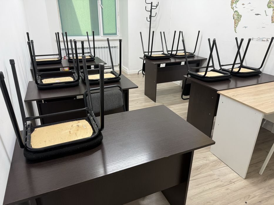 Парта со стульями