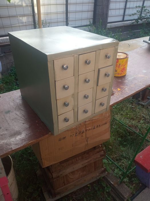 Продам.жел.ящики.с.ячейками.