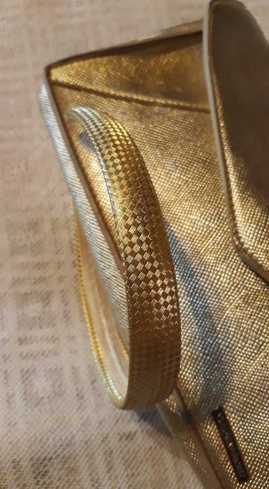 Лот в златисто- Портмоне/Victorias Secret/Диадема/Рокля