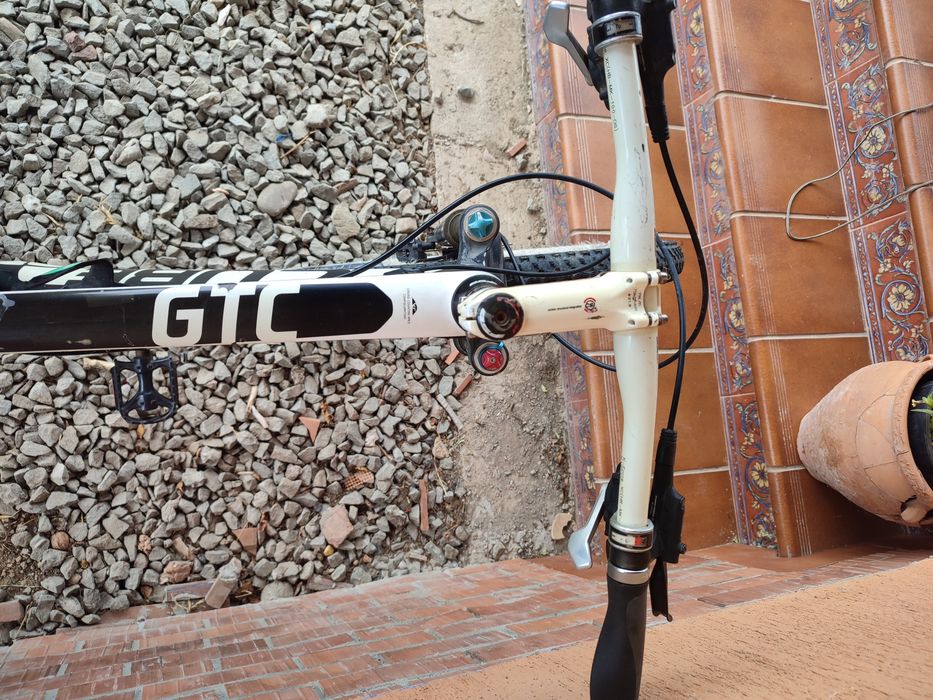 Bicicleta Cube Reaction GTC, cadru din carbon mărimea M, roți de 27,5