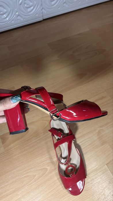 Туфельки, красного цвета